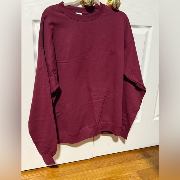 Hanes Other - Men Like New Hanes Sweater Size L​​​​​​​​